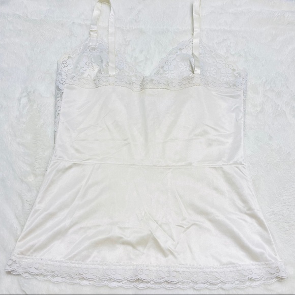 White Vintage Lace Mesh Tank top - Picture 7 of 7